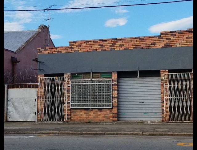 149M² BUILDING FOR SALE IN UITENHAGE CENTRAL